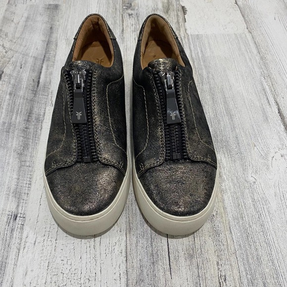 Frye Leather gold zip up Slip-On Sneakers size 7.5 - Picture 1 of 10